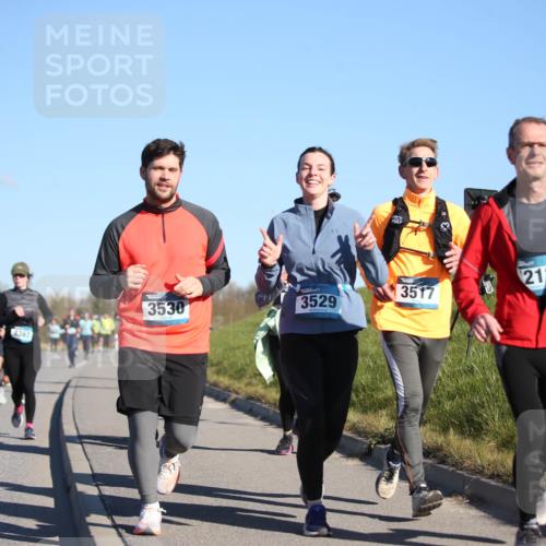 06.04.2025 - 44. Internationalen Wilhelmsburger Insellauf Jannik Wohlers http://msf.ph/oto/7616160 06.04.2025 09:37:04 Laufen 3997, 4367, 3530, 3529, 3517, 212, 39 meine-sportfotos.de