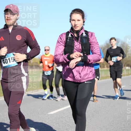 06.04.2025 - 44. Internationalen Wilhelmsburger Insellauf Jannik Wohlers http://msf.ph/oto/7616167 06.04.2025 09:37:05 Laufen 4015, 3416, 413, 4367 meine-sportfotos.de