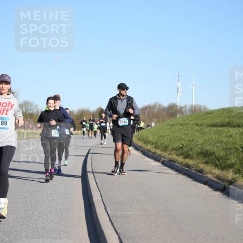 06.04.2025 - 44. Internationalen Wilhelmsburger Insellauf Jannik Wohlers http://msf.ph/oto/7616264 06.04.2025 09:37:30 Laufen 3111, 5189, 3641, 3640 meine-sportfotos.de