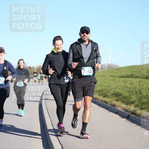 06.04.2025 - 44. Internationalen Wilhelmsburger Insellauf Jannik Wohlers http://msf.ph/oto/7616277 06.04.2025 09:37:32 Laufen 3153, 4066, 3640 meine-sportfotos.de