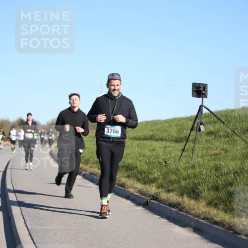 06.04.2025 - 44. Internationalen Wilhelmsburger Insellauf Jannik Wohlers http://msf.ph/oto/7616302 06.04.2025 09:37:35 Laufen 3766 meine-sportfotos.de