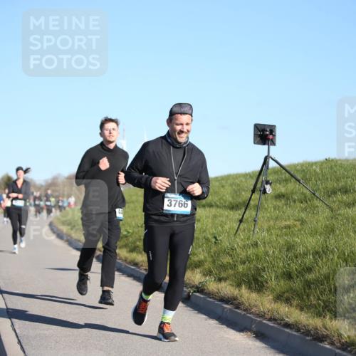 06.04.2025 - 44. Internationalen Wilhelmsburger Insellauf Jannik Wohlers http://msf.ph/oto/7616306 06.04.2025 09:37:36 Laufen 3766 meine-sportfotos.de