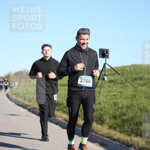 06.04.2025 - 44. Internationalen Wilhelmsburger Insellauf Jannik Wohlers http://msf.ph/oto/7616309 06.04.2025 09:37:36 Laufen 3766 meine-sportfotos.de