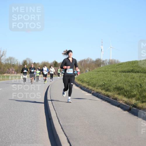06.04.2025 - 44. Internationalen Wilhelmsburger Insellauf Jannik Wohlers http://msf.ph/oto/7616314 06.04.2025 09:37:38 Laufen 3239 meine-sportfotos.de