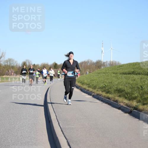 06.04.2025 - 44. Internationalen Wilhelmsburger Insellauf Jannik Wohlers http://msf.ph/oto/7616315 06.04.2025 09:37:38 Laufen 3239 meine-sportfotos.de