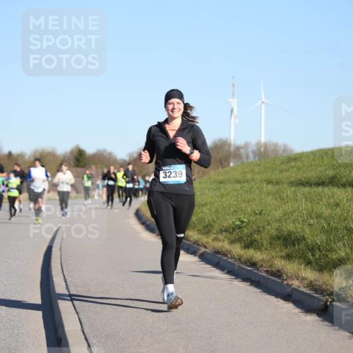 06.04.2025 - 44. Internationalen Wilhelmsburger Insellauf Jannik Wohlers http://msf.ph/oto/7616317 06.04.2025 09:37:39 Laufen 3239 meine-sportfotos.de