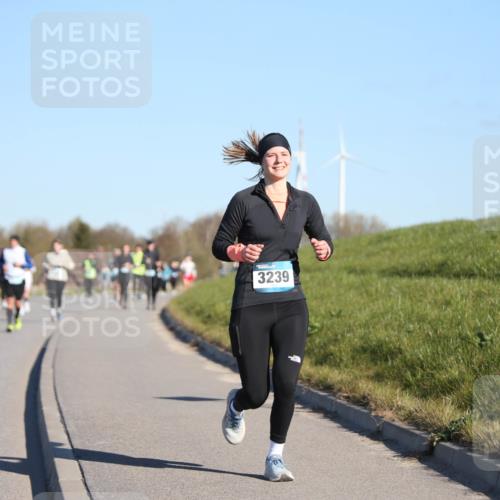 06.04.2025 - 44. Internationalen Wilhelmsburger Insellauf Jannik Wohlers http://msf.ph/oto/7616323 06.04.2025 09:37:40 Laufen 3239 meine-sportfotos.de