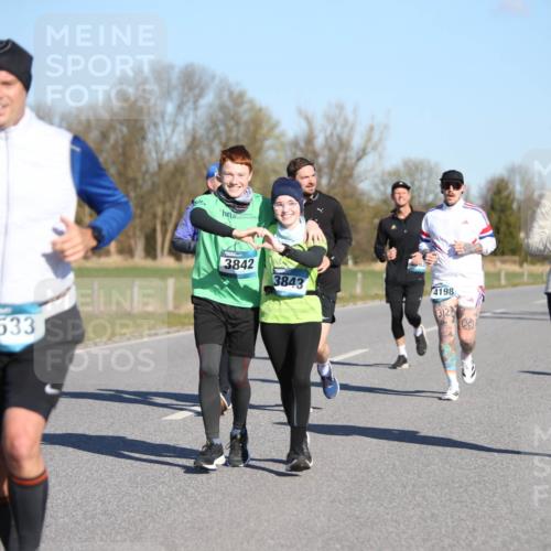 06.04.2025 - 44. Internationalen Wilhelmsburger Insellauf Jannik Wohlers http://msf.ph/oto/7616354 06.04.2025 09:37:52 Laufen 4533, 3842, 4483, 3843, 4198 meine-sportfotos.de