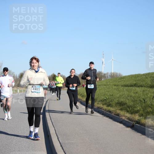 06.04.2025 - 44. Internationalen Wilhelmsburger Insellauf Jannik Wohlers http://msf.ph/oto/7616360 06.04.2025 09:37:53 Laufen 4198, 1312, 4037, 4035, 4483 meine-sportfotos.de