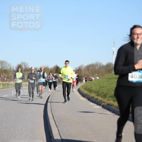 06.04.2025 - 44. Internationalen Wilhelmsburger Insellauf Jannik Wohlers http://msf.ph/oto/7616377 06.04.2025 09:37:56 Laufen 8, 3740, 4162, 3176, 4036 meine-sportfotos.de