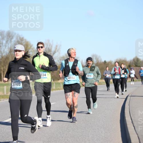 06.04.2025 - 44. Internationalen Wilhelmsburger Insellauf Jannik Wohlers http://msf.ph/oto/7616397 06.04.2025 09:38:02 Laufen 3740, 934, 3094, 023, 4162, 4119 meine-sportfotos.de