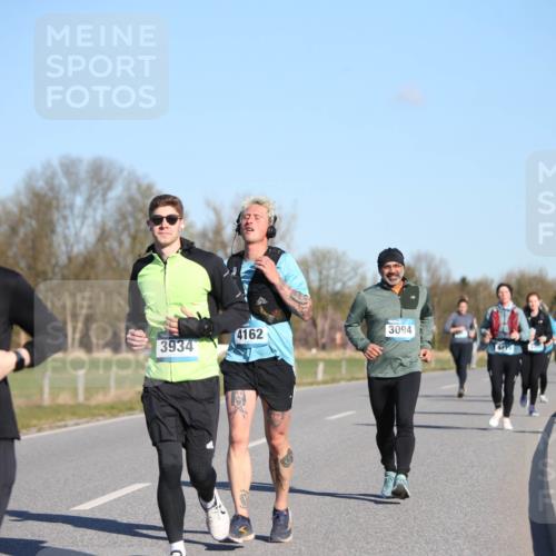 06.04.2025 - 44. Internationalen Wilhelmsburger Insellauf Jannik Wohlers http://msf.ph/oto/7616405 06.04.2025 09:38:03 Laufen 3740, 3934, 4162, 3094 meine-sportfotos.de