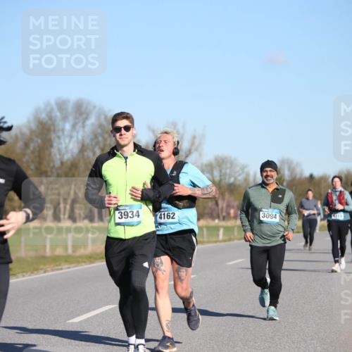 06.04.2025 - 44. Internationalen Wilhelmsburger Insellauf Jannik Wohlers http://msf.ph/oto/7616406 06.04.2025 09:38:03 Laufen 3934, 4162, 3094, 3330, 119, 3740 meine-sportfotos.de