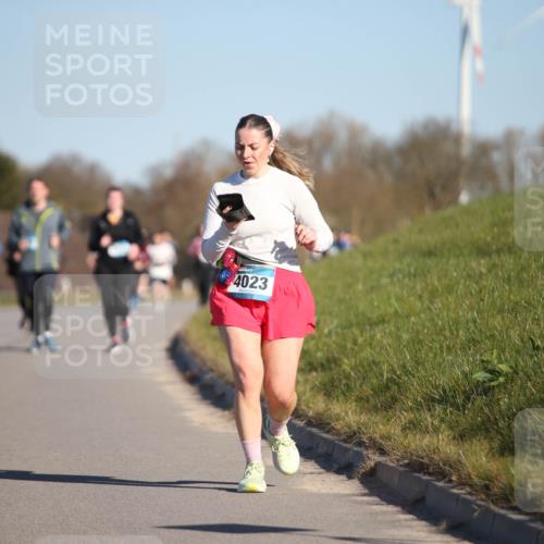 06.04.2025 - 44. Internationalen Wilhelmsburger Insellauf Jannik Wohlers http://msf.ph/oto/7616411 06.04.2025 09:38:06 Laufen 4023 meine-sportfotos.de