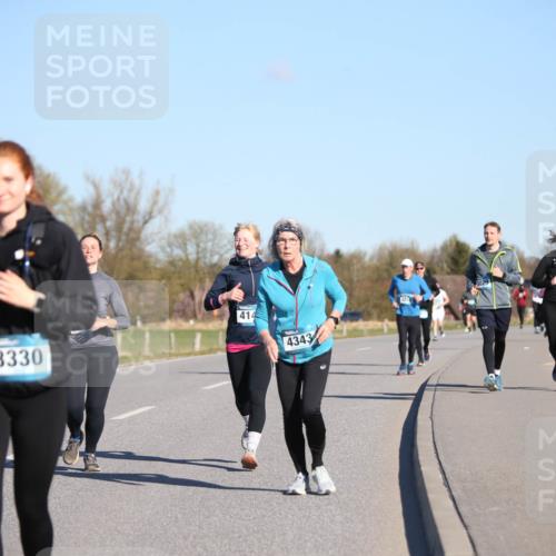 06.04.2025 - 44. Internationalen Wilhelmsburger Insellauf Jannik Wohlers http://msf.ph/oto/7616440 06.04.2025 09:38:13 Laufen 3330, 414, 4343, 3029 meine-sportfotos.de