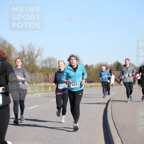 06.04.2025 - 44. Internationalen Wilhelmsburger Insellauf Jannik Wohlers http://msf.ph/oto/7616442 06.04.2025 09:38:13 Laufen 3330, 4141, 4343, 029, 30 meine-sportfotos.de
