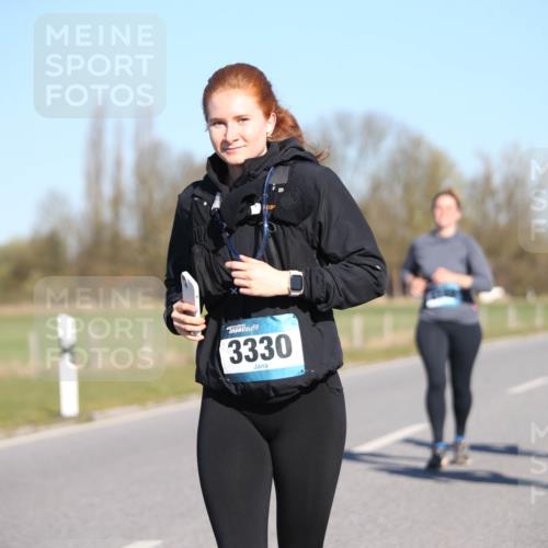 06.04.2025 - 44. Internationalen Wilhelmsburger Insellauf Jannik Wohlers http://msf.ph/oto/7616443 06.04.2025 09:38:14 Laufen 3330, 4343 meine-sportfotos.de