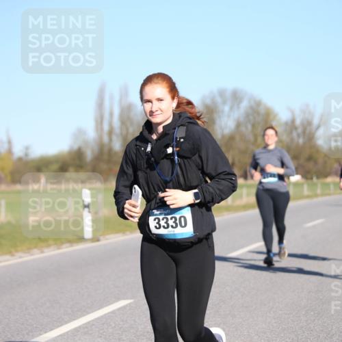 06.04.2025 - 44. Internationalen Wilhelmsburger Insellauf Jannik Wohlers http://msf.ph/oto/7616444 06.04.2025 09:38:14 Laufen 3330, 4343 meine-sportfotos.de