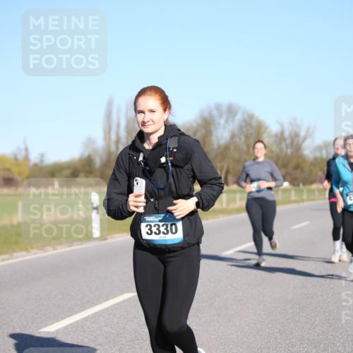 06.04.2025 - 44. Internationalen Wilhelmsburger Insellauf Jannik Wohlers http://msf.ph/oto/7616445 06.04.2025 09:38:14 Laufen 3330, 4343 meine-sportfotos.de
