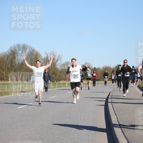 06.04.2025 - 44. Internationalen Wilhelmsburger Insellauf Jannik Wohlers http://msf.ph/oto/7616503 06.04.2025 09:38:31 Laufen 4074, 4072, 207 meine-sportfotos.de