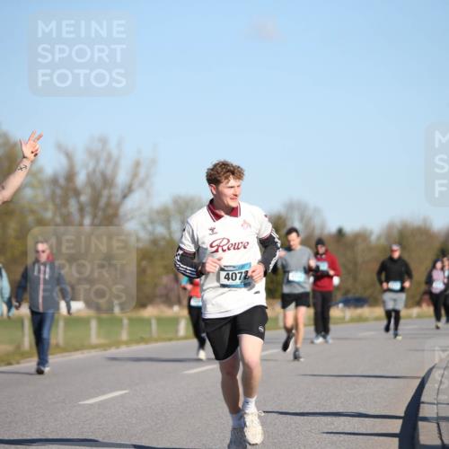 06.04.2025 - 44. Internationalen Wilhelmsburger Insellauf Jannik Wohlers http://msf.ph/oto/7616506 06.04.2025 09:38:32 Laufen 4074, 4072, 4408, 3569 meine-sportfotos.de