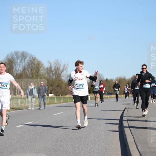 06.04.2025 - 44. Internationalen Wilhelmsburger Insellauf Jannik Wohlers http://msf.ph/oto/7616507 06.04.2025 09:38:33 Laufen 4074, 4072, 3569, 5207 meine-sportfotos.de