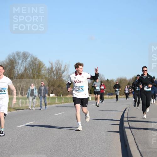 06.04.2025 - 44. Internationalen Wilhelmsburger Insellauf Jannik Wohlers http://msf.ph/oto/7616508 06.04.2025 09:38:33 Laufen 4074, 4072, 3569, 5207 meine-sportfotos.de