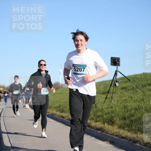 06.04.2025 - 44. Internationalen Wilhelmsburger Insellauf Jannik Wohlers http://msf.ph/oto/7616522 06.04.2025 09:38:36 Laufen 3569, 5207 meine-sportfotos.de