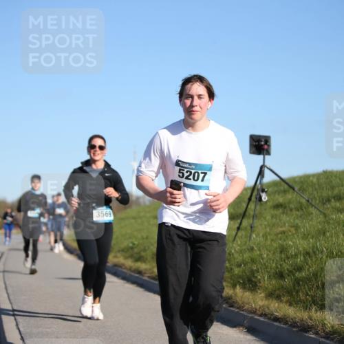 06.04.2025 - 44. Internationalen Wilhelmsburger Insellauf Jannik Wohlers http://msf.ph/oto/7616524 06.04.2025 09:38:36 Laufen 3569, 5207 meine-sportfotos.de