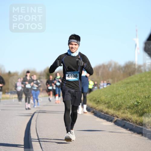 06.04.2025 - 44. Internationalen Wilhelmsburger Insellauf Jannik Wohlers http://msf.ph/oto/7616532 06.04.2025 09:38:38 Laufen 4408 meine-sportfotos.de