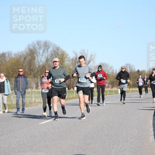 06.04.2025 - 44. Internationalen Wilhelmsburger Insellauf Jannik Wohlers http://msf.ph/oto/7616539 06.04.2025 09:38:40 Laufen 3384, 3926, 4383, 3115, 437, 3200 meine-sportfotos.de