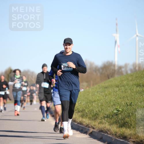 06.04.2025 - 44. Internationalen Wilhelmsburger Insellauf Jannik Wohlers http://msf.ph/oto/7616542 06.04.2025 09:38:41 Laufen 3200, 3107 meine-sportfotos.de