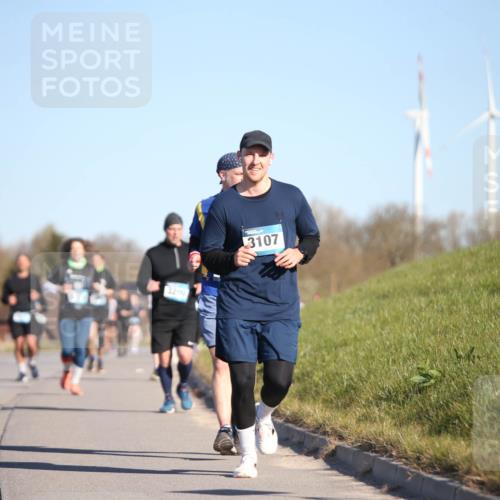 06.04.2025 - 44. Internationalen Wilhelmsburger Insellauf Jannik Wohlers http://msf.ph/oto/7616544 06.04.2025 09:38:41 Laufen 3200, 3107 meine-sportfotos.de