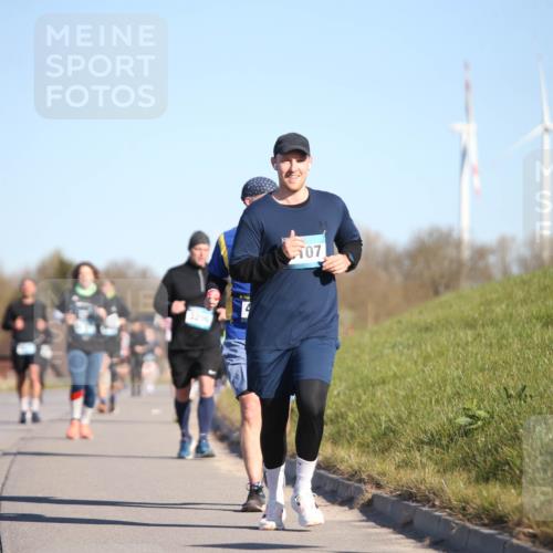 06.04.2025 - 44. Internationalen Wilhelmsburger Insellauf Jannik Wohlers http://msf.ph/oto/7616545 06.04.2025 09:38:41 Laufen 3200, 07 meine-sportfotos.de