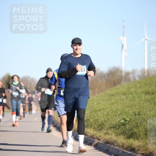 06.04.2025 - 44. Internationalen Wilhelmsburger Insellauf Jannik Wohlers http://msf.ph/oto/7616546 06.04.2025 09:38:41 Laufen 07 meine-sportfotos.de