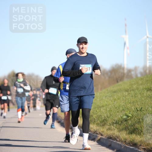 06.04.2025 - 44. Internationalen Wilhelmsburger Insellauf Jannik Wohlers http://msf.ph/oto/7616547 06.04.2025 09:38:41 Laufen 7 meine-sportfotos.de