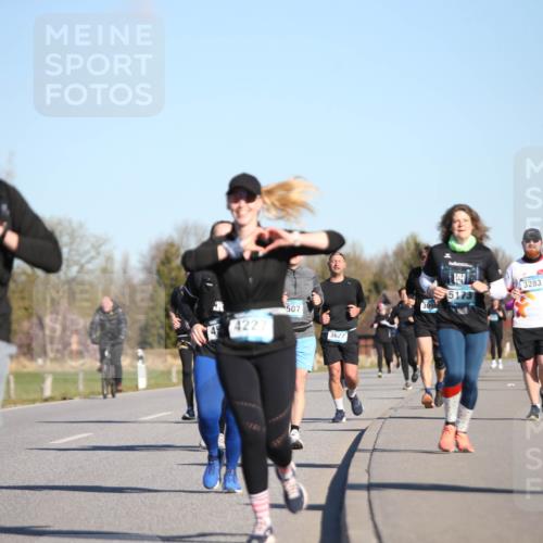 06.04.2025 - 44. Internationalen Wilhelmsburger Insellauf Jannik Wohlers http://msf.ph/oto/7616564 06.04.2025 09:38:46 Laufen 3115, 422, 507, 3627, 3283, 5173, 309, 3200 meine-sportfotos.de