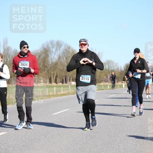 06.04.2025 - 44. Internationalen Wilhelmsburger Insellauf Jannik Wohlers http://msf.ph/oto/7616566 06.04.2025 09:38:46 Laufen 4165, 3926, 3283, 173, 4227, 3507, 3115 meine-sportfotos.de