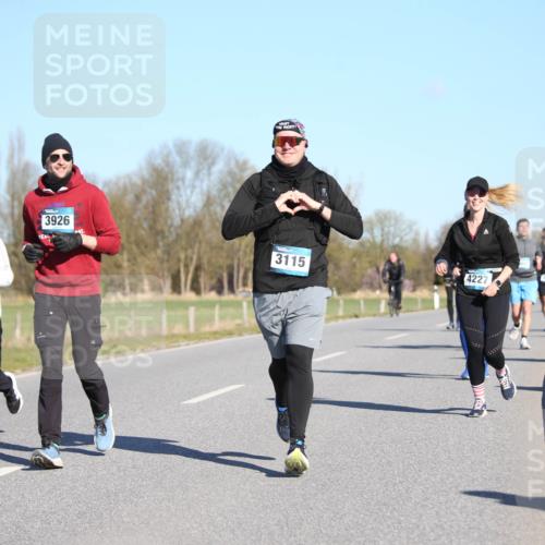 06.04.2025 - 44. Internationalen Wilhelmsburger Insellauf Jannik Wohlers http://msf.ph/oto/7616568 06.04.2025 09:38:46 Laufen 4165, 3926, 3115, 4227, 5173 meine-sportfotos.de