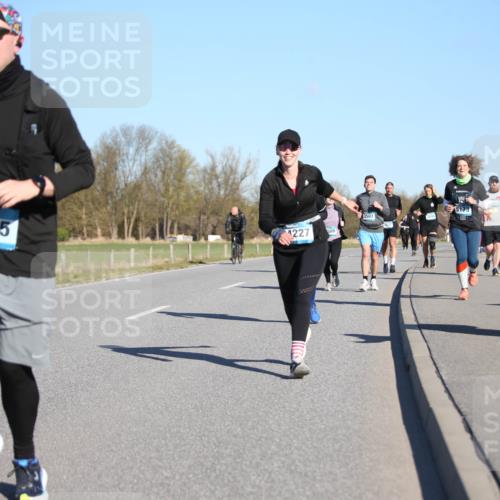 06.04.2025 - 44. Internationalen Wilhelmsburger Insellauf Jannik Wohlers http://msf.ph/oto/7616574 06.04.2025 09:38:48 Laufen 3115, 1227, 509, 3507, 5173, 32 meine-sportfotos.de