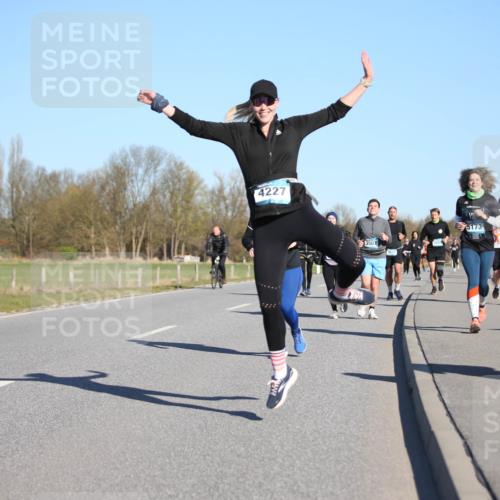06.04.2025 - 44. Internationalen Wilhelmsburger Insellauf Jannik Wohlers http://msf.ph/oto/7616580 06.04.2025 09:38:49 Laufen 4227, 3507, 5173 meine-sportfotos.de