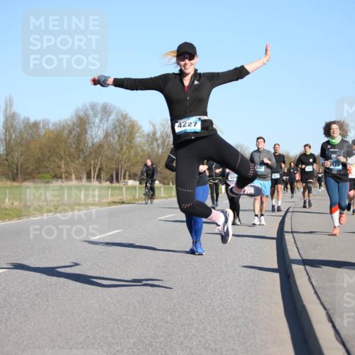 06.04.2025 - 44. Internationalen Wilhelmsburger Insellauf Jannik Wohlers http://msf.ph/oto/7616581 06.04.2025 09:38:49 Laufen 4227, 3509, 3507, 5173 meine-sportfotos.de