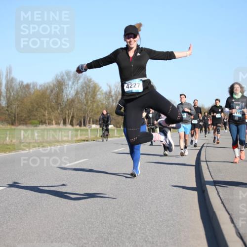 06.04.2025 - 44. Internationalen Wilhelmsburger Insellauf Jannik Wohlers http://msf.ph/oto/7616582 06.04.2025 09:38:49 Laufen 4227, 5173 meine-sportfotos.de