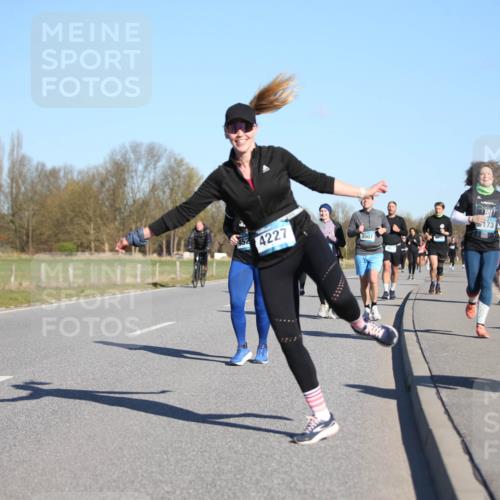 06.04.2025 - 44. Internationalen Wilhelmsburger Insellauf Jannik Wohlers http://msf.ph/oto/7616585 06.04.2025 09:38:49 Laufen 452, 4227, 3507, 173 meine-sportfotos.de