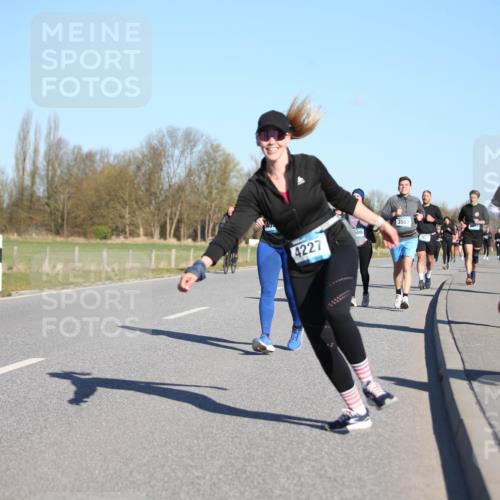 06.04.2025 - 44. Internationalen Wilhelmsburger Insellauf Jannik Wohlers http://msf.ph/oto/7616586 06.04.2025 09:38:49 Laufen 4227, 509, 3507, 5173 meine-sportfotos.de