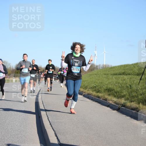 06.04.2025 - 44. Internationalen Wilhelmsburger Insellauf Jannik Wohlers http://msf.ph/oto/7616593 06.04.2025 09:38:51 Laufen 3507, 3509, 5173 meine-sportfotos.de