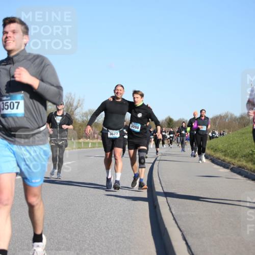06.04.2025 - 44. Internationalen Wilhelmsburger Insellauf Jannik Wohlers http://msf.ph/oto/7616611 06.04.2025 09:38:55 Laufen 3507, 3627, 3098, 73, 3283 meine-sportfotos.de