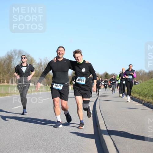06.04.2025 - 44. Internationalen Wilhelmsburger Insellauf Jannik Wohlers http://msf.ph/oto/7616621 06.04.2025 09:38:56 Laufen 516, 3627, 3098, 3373 meine-sportfotos.de