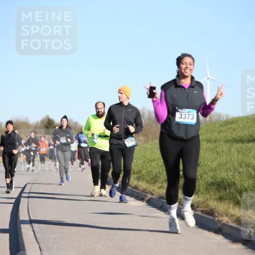 06.04.2025 - 44. Internationalen Wilhelmsburger Insellauf Jannik Wohlers http://msf.ph/oto/7616640 06.04.2025 09:38:59 Laufen 3397, 3373 meine-sportfotos.de