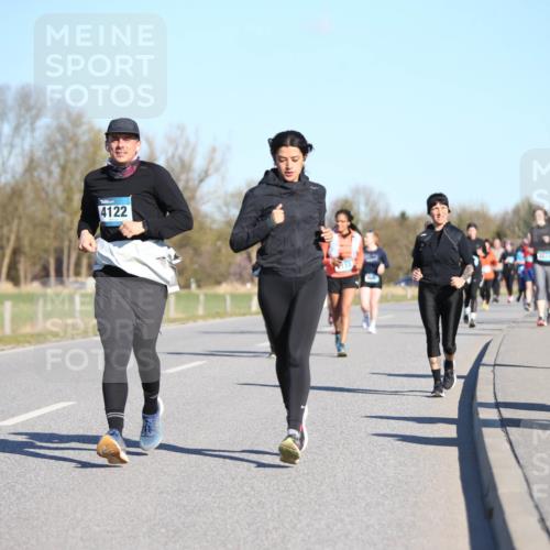 06.04.2025 - 44. Internationalen Wilhelmsburger Insellauf Jannik Wohlers http://msf.ph/oto/7616650 06.04.2025 09:39:02 Laufen 4122, 3627, 38 meine-sportfotos.de